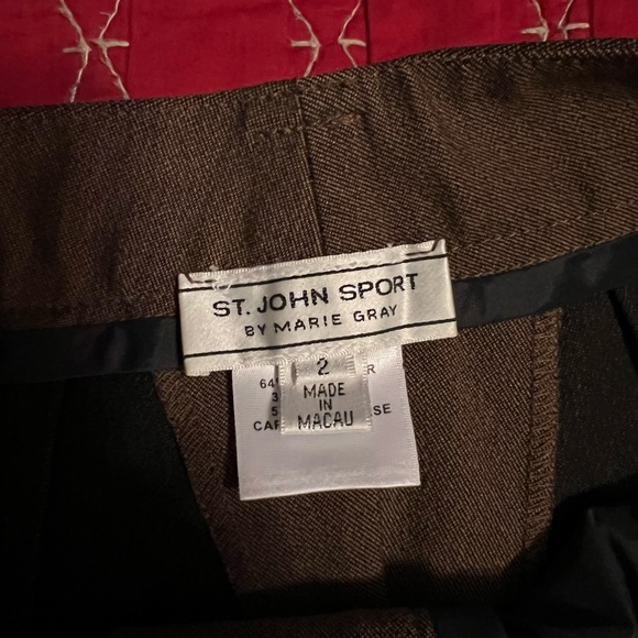 St. John sport pants size 2 - Picture 4 of 4